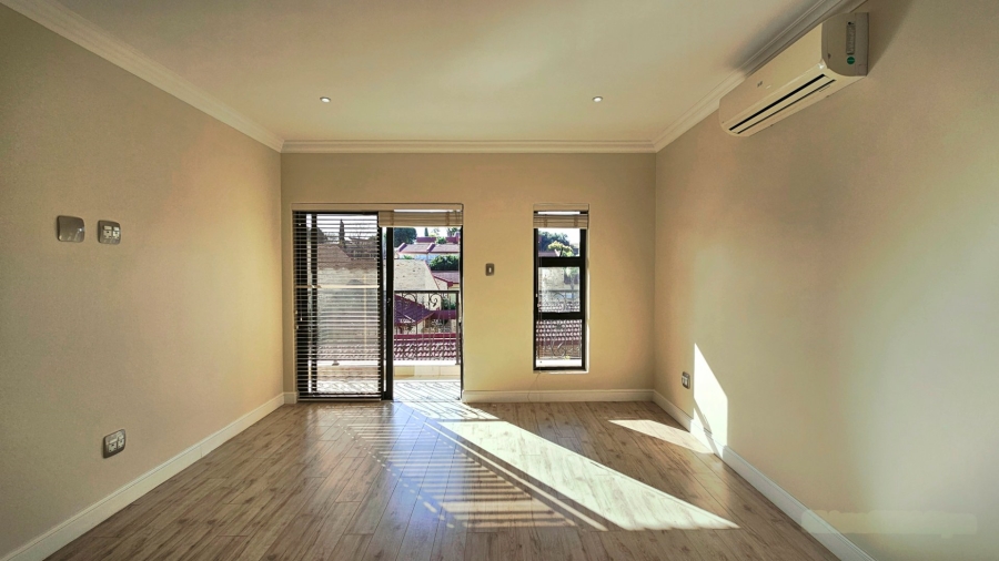 5 Bedroom Property for Sale in Kiepersol Free State